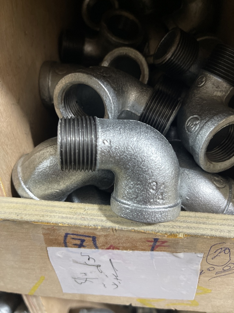 كوع حديد 3/4 استريت تيكن